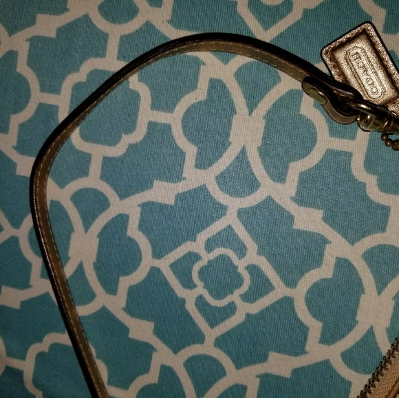 COACH - Picture 3 of 5